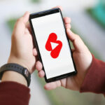 Télécharger une vidéo YouTube sur téléphone : les avantages et inconvénients