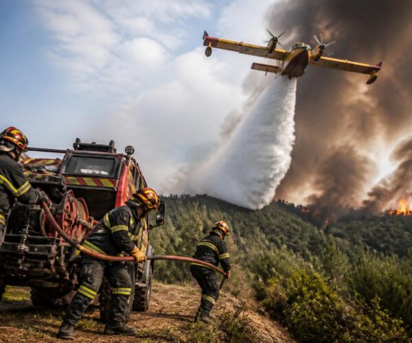 Plongée dans le monde des pompiers grâce au documentaire sur le canadair